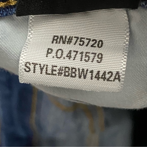 Buckle Black Women’s Distressed Denim Medium Wash Stretch Mom Jeans Size 33x30 - Picture 14 of 14